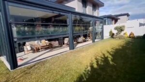 Üstte Toplanır Otomatik Giyotin Cam Sistemi